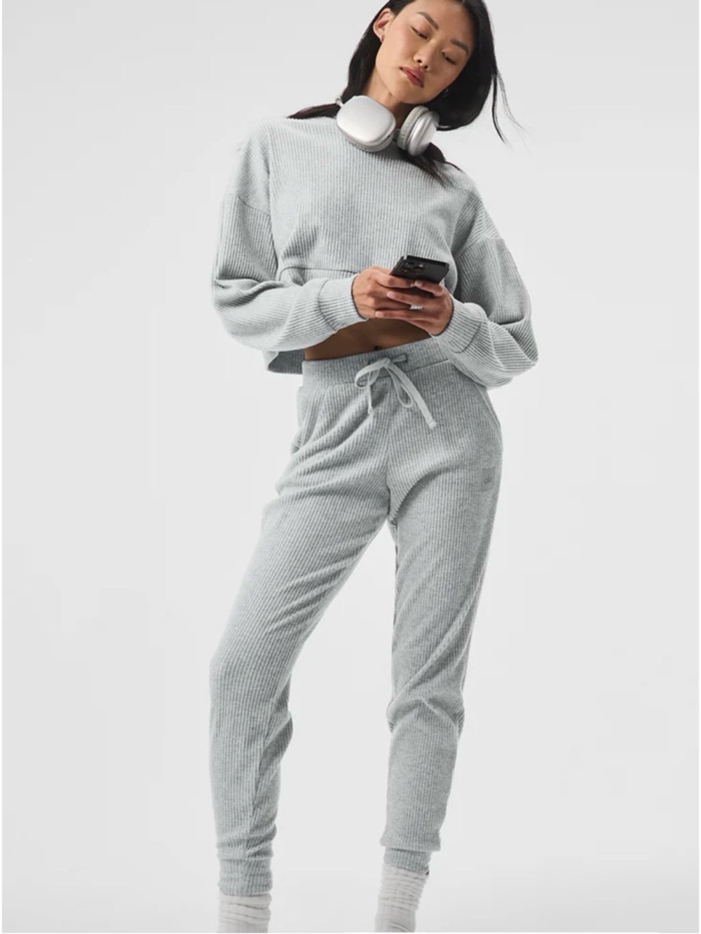 ALO Yoga Light Gray Muse Ribbed Drawstring Joggers